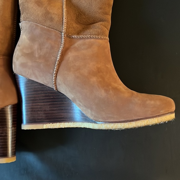 UGG fur lined wedge heel boots - Picture 4 of 10